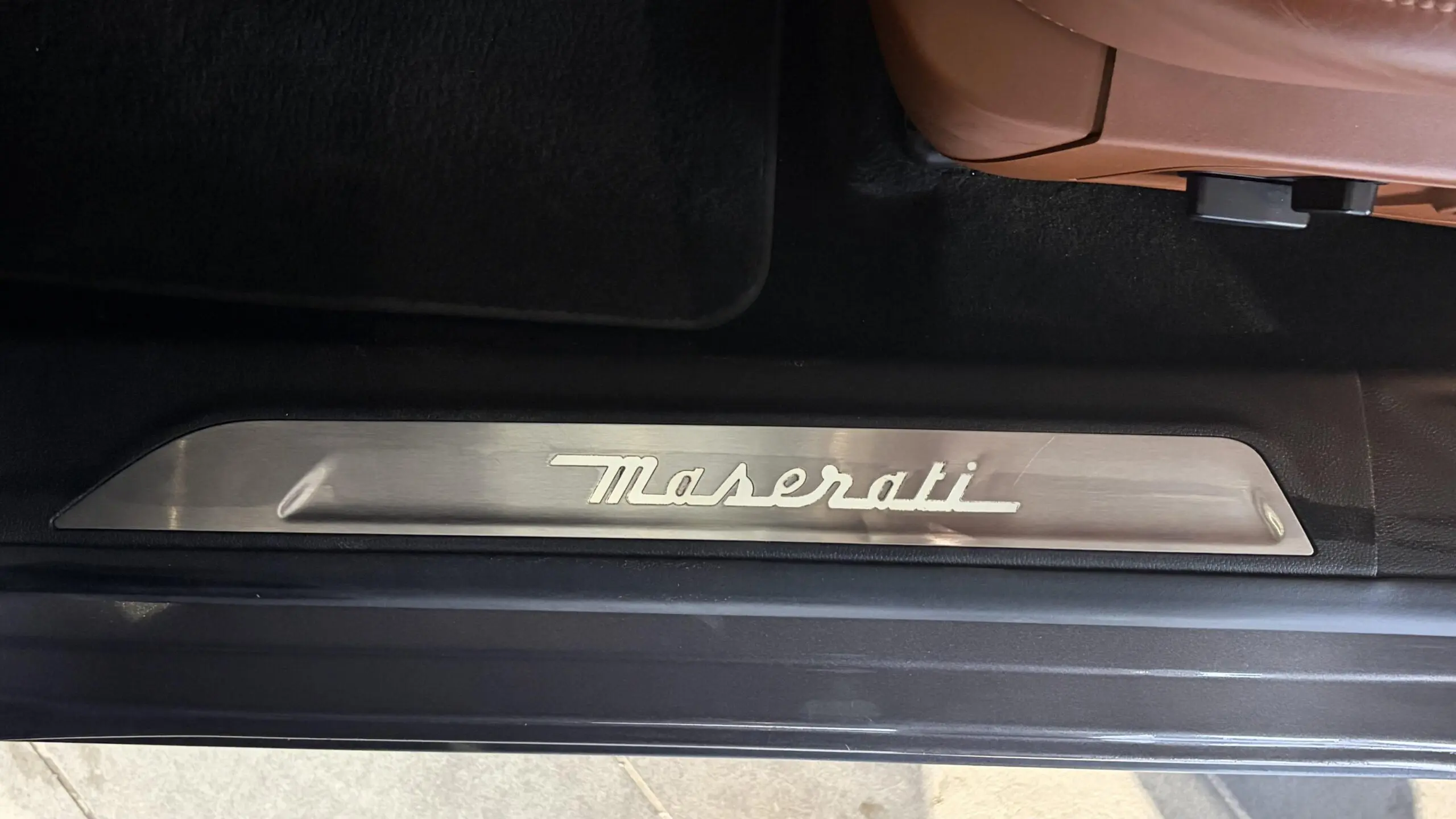 MASERATI_LEVANTE_PNEU-AVANT-GAUCHE