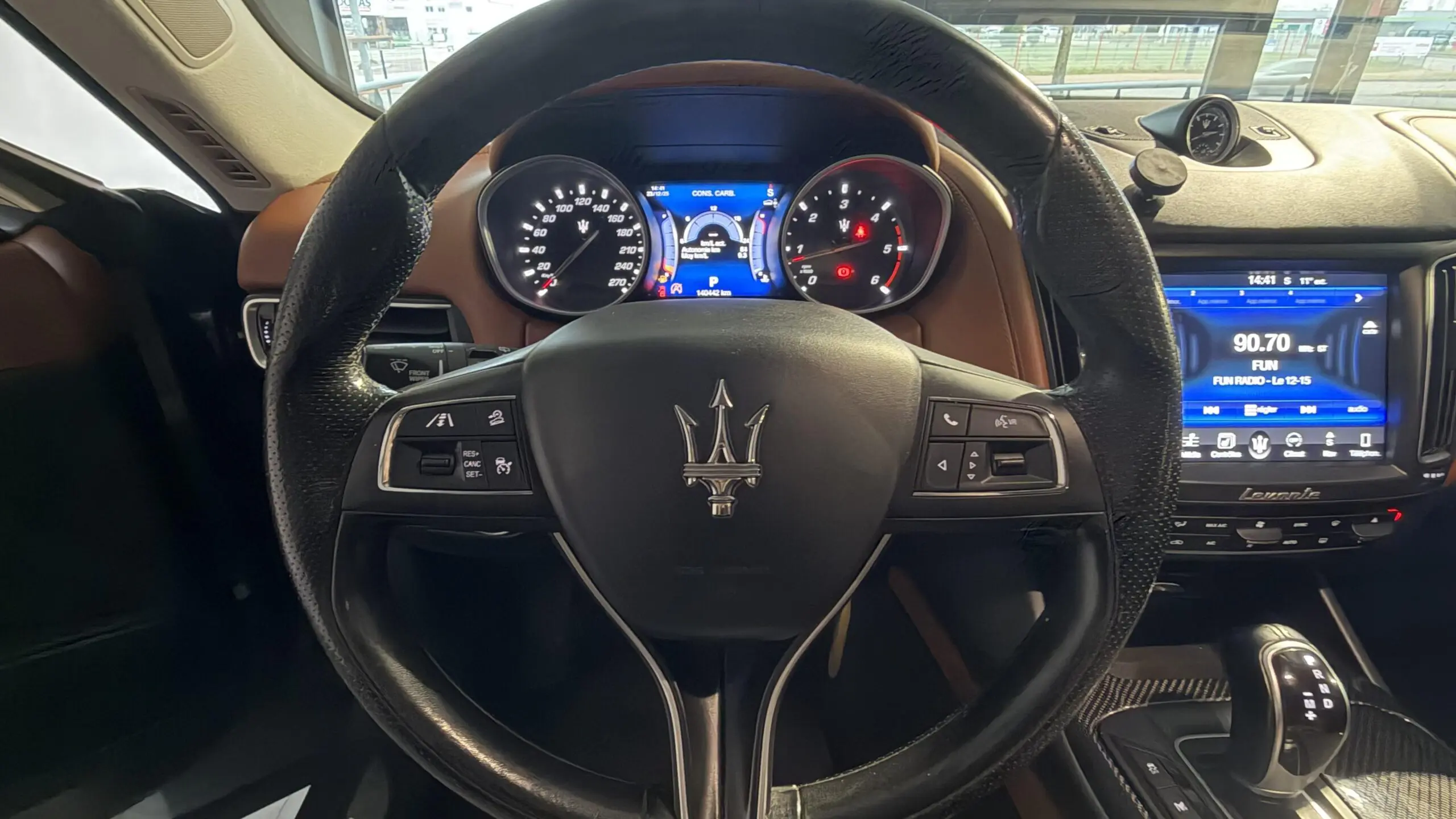 MASERATI_LEVANTE_POSTE-DE-PILOTAGE