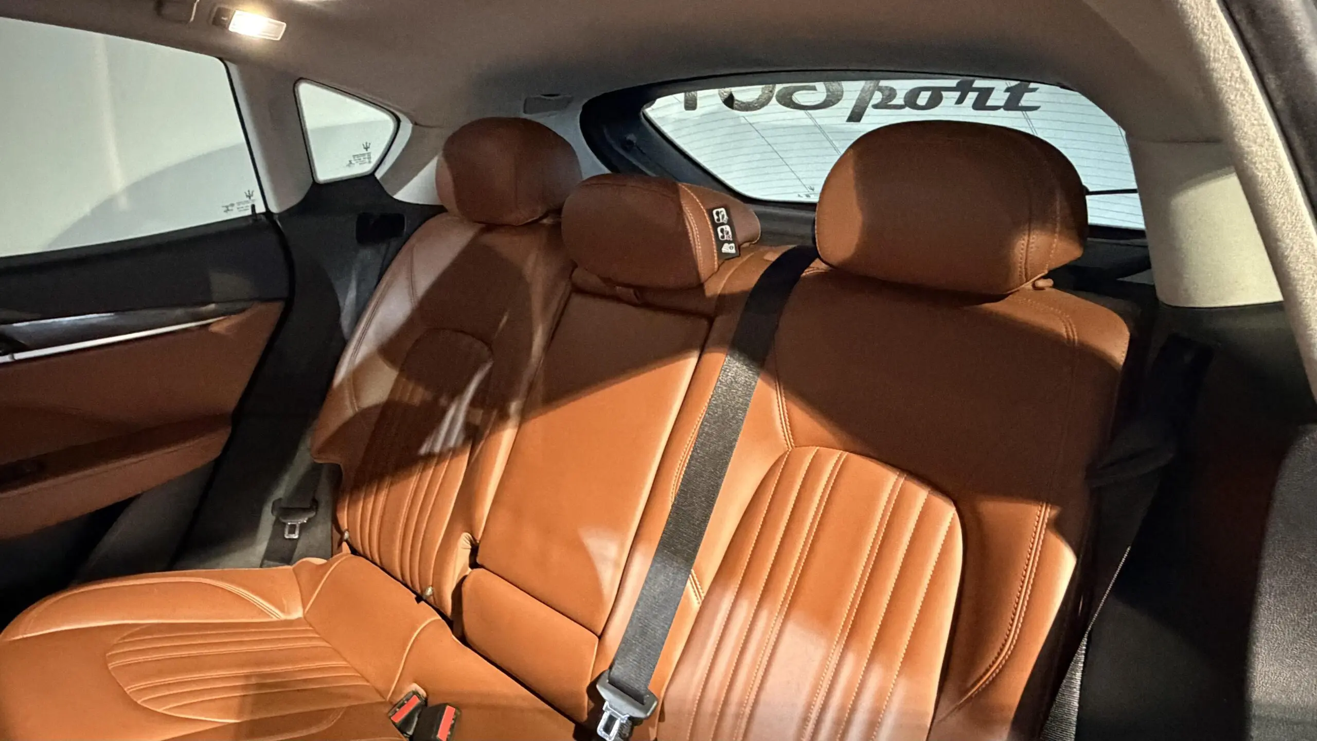 MASERATI_LEVANTE_SIEGE-ARRIERE-GAUCHE