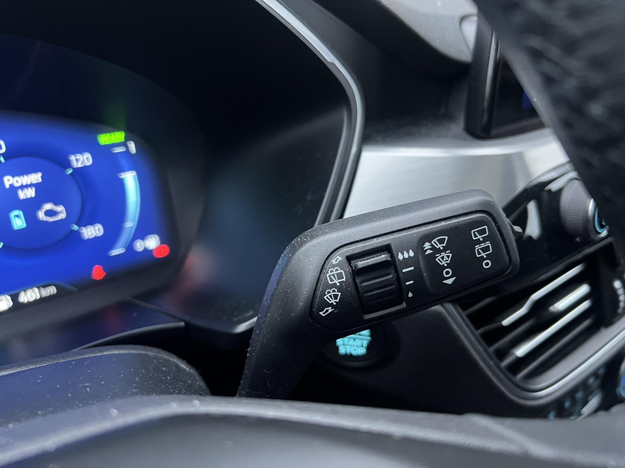 FORD_KUGA_CONSOLE-CENTRALE