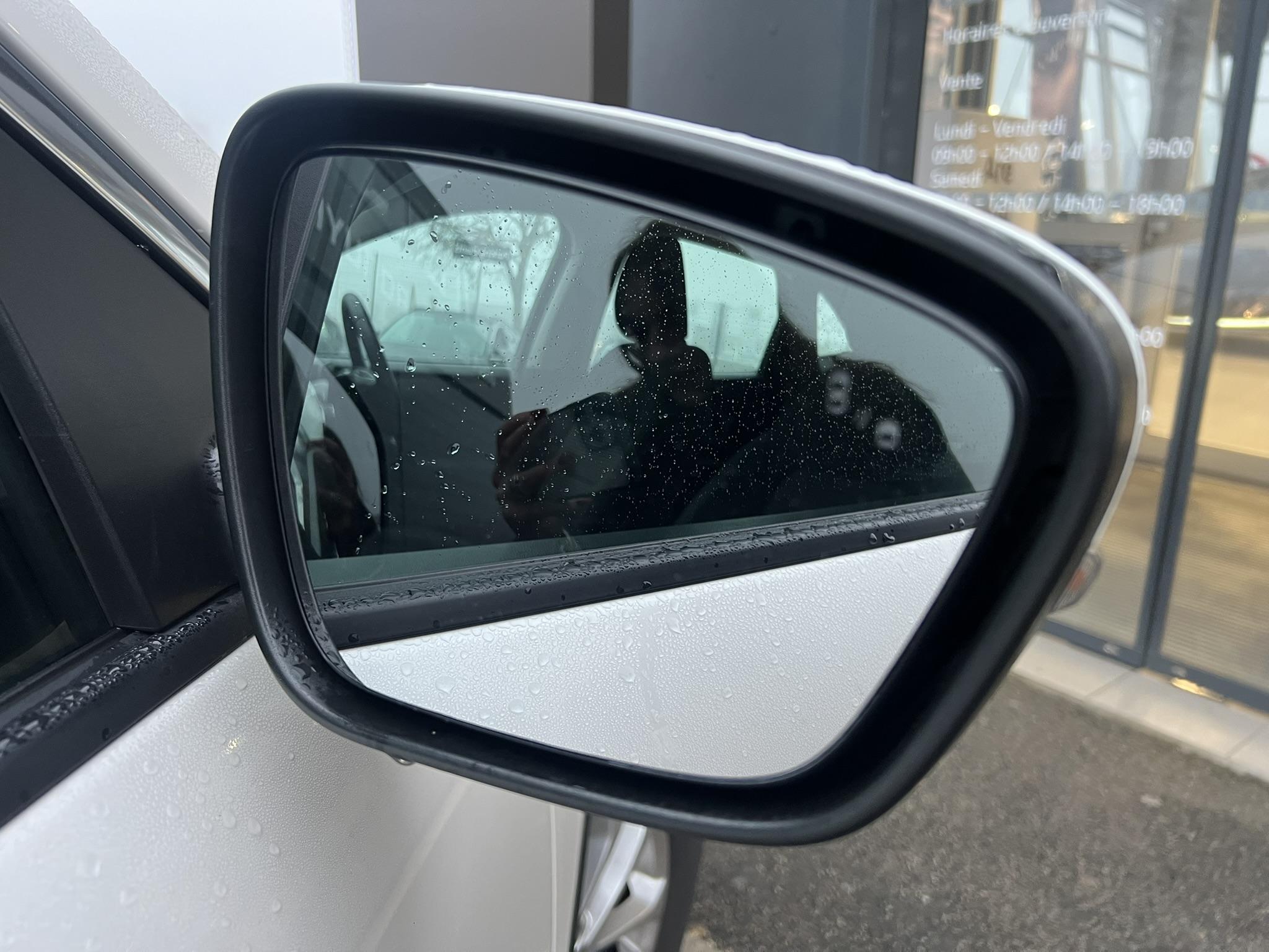 FORD_KUGA_INTERIEUR-CONDUCTEUR