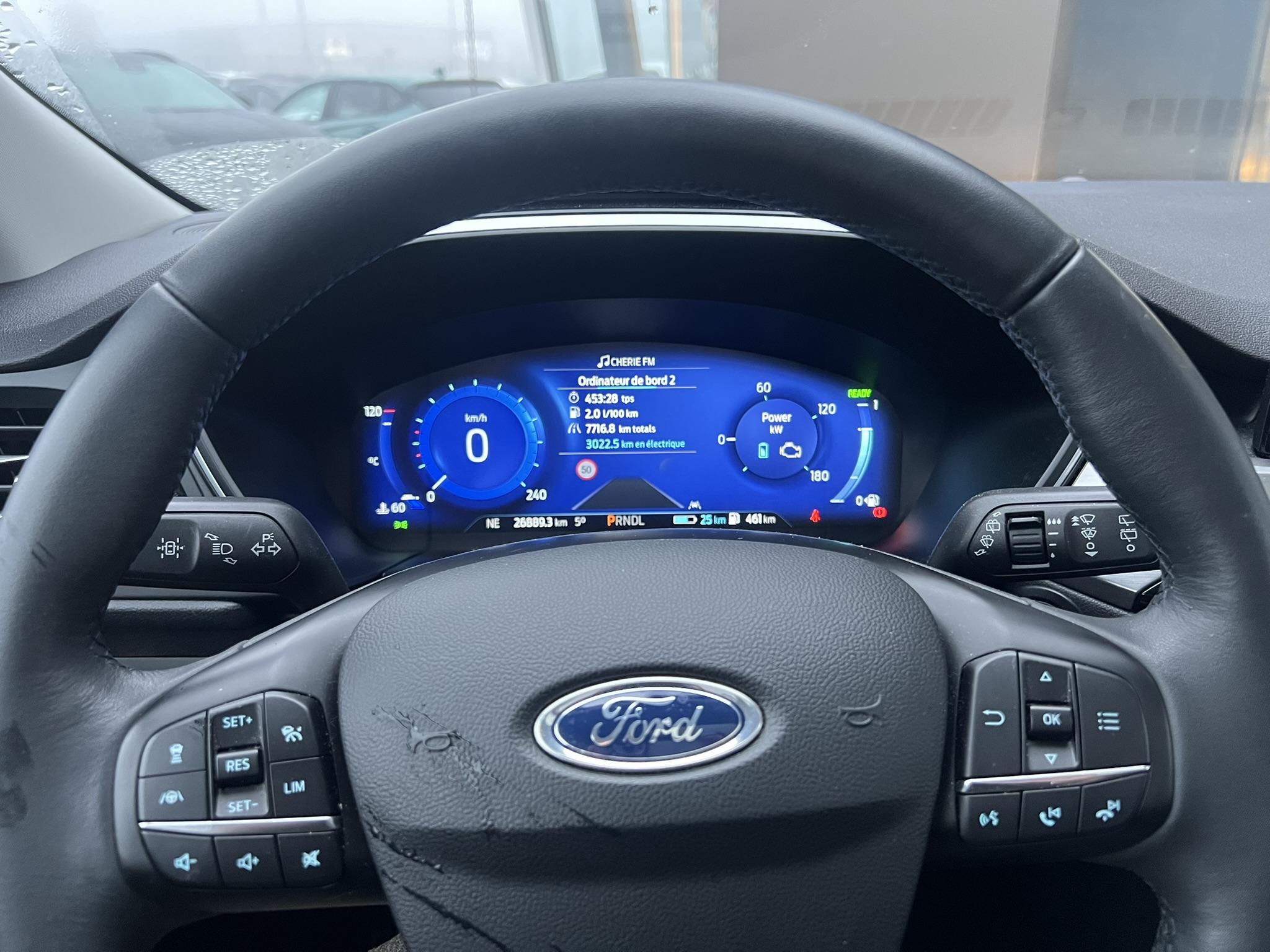 FORD_KUGA_POSTE-DE-PILOTAGE