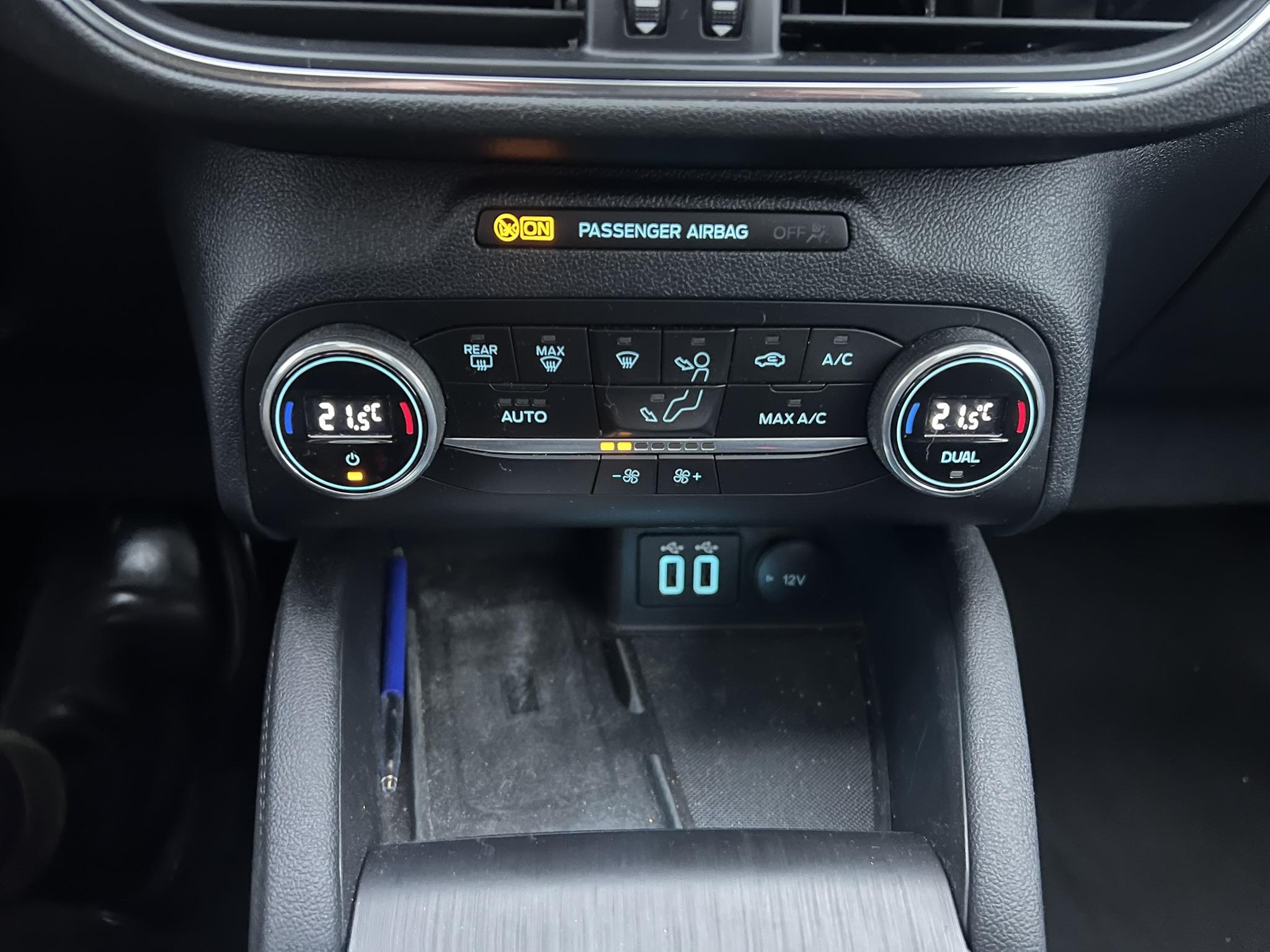 FORD_KUGA_SIEGE-ARRIERE-GAUCHE