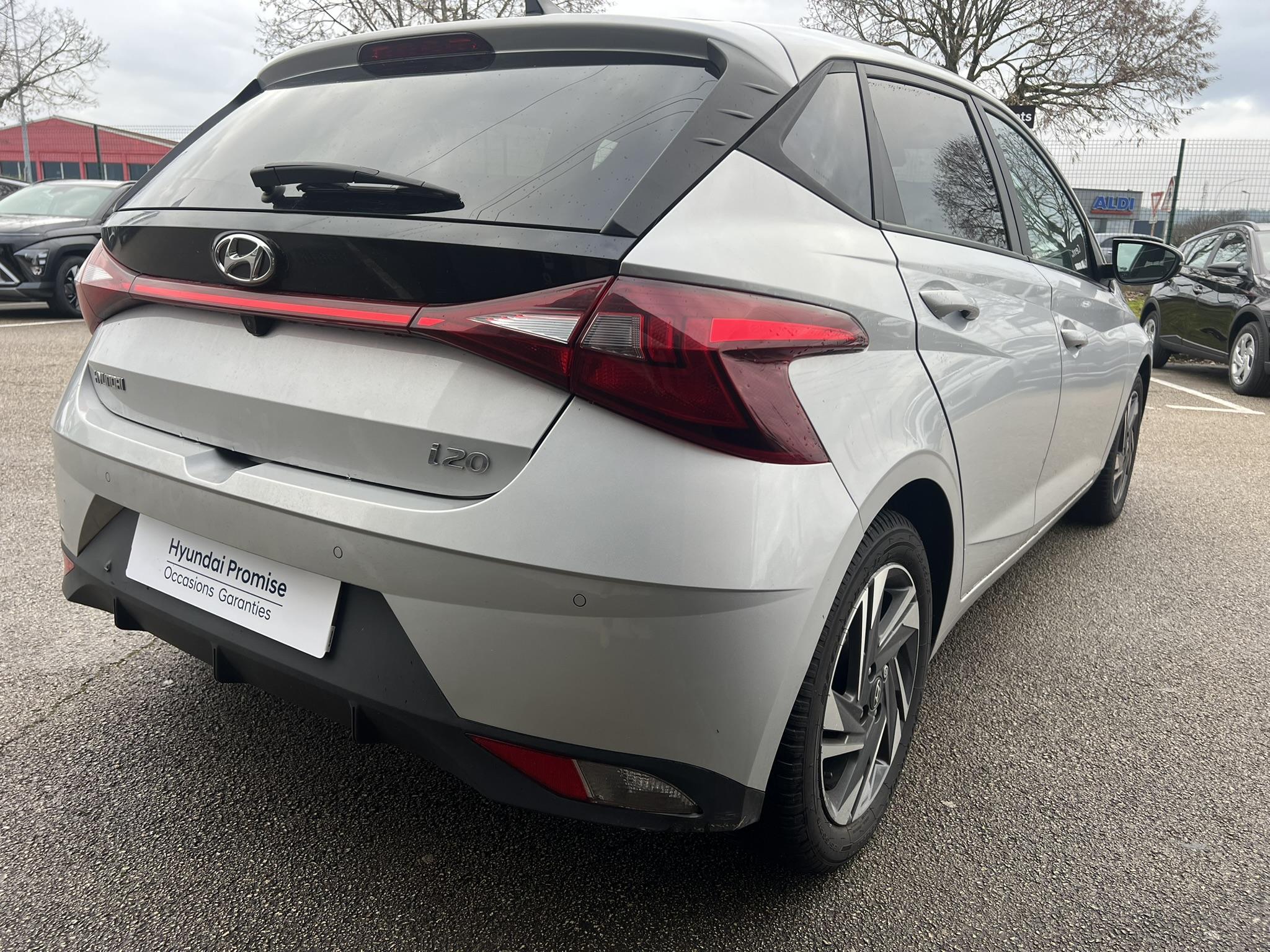 HYUNDAI_I20_34-ARRIERE-DROIT