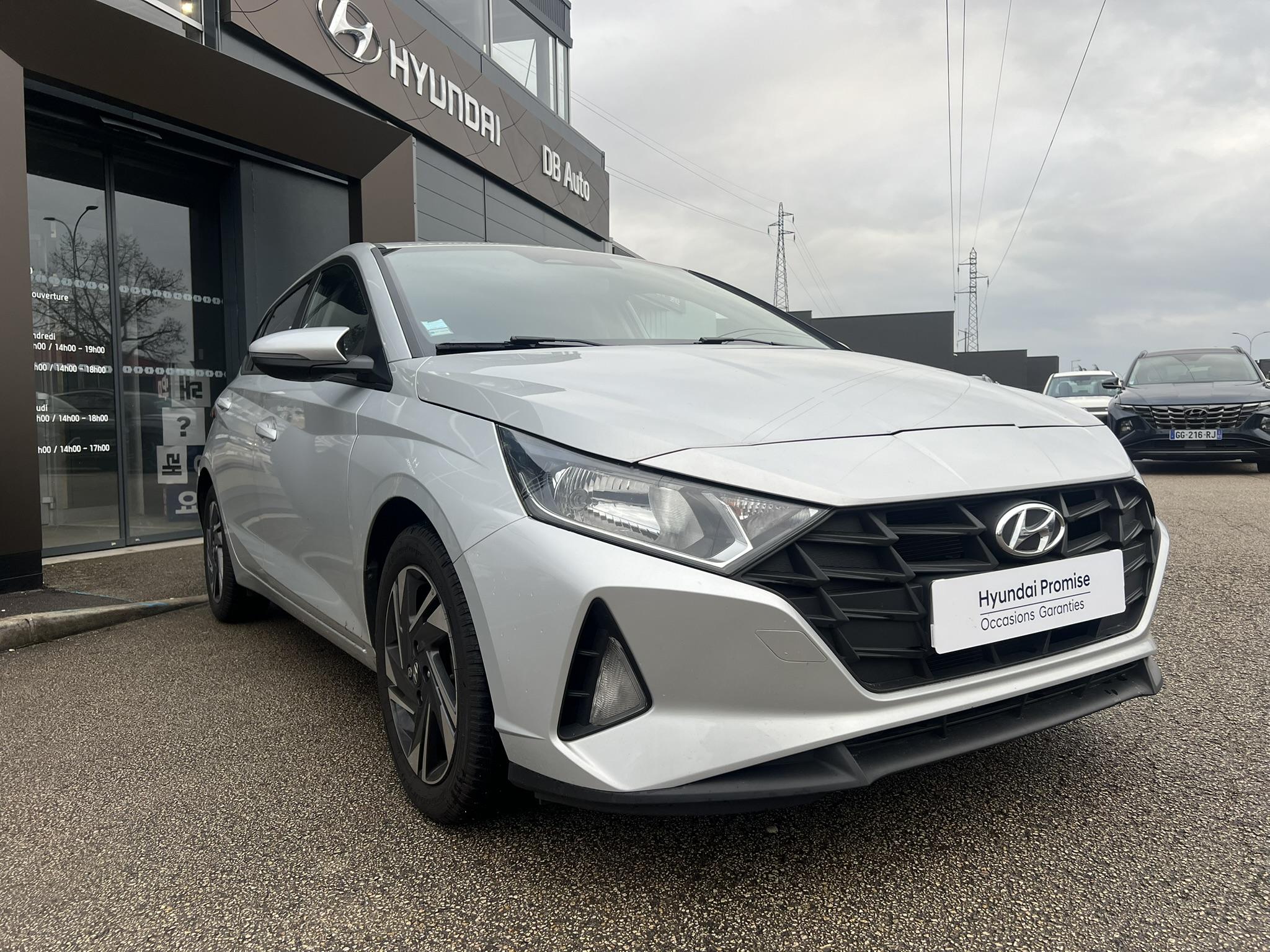 HYUNDAI_I20_34-AVANT-DROIT