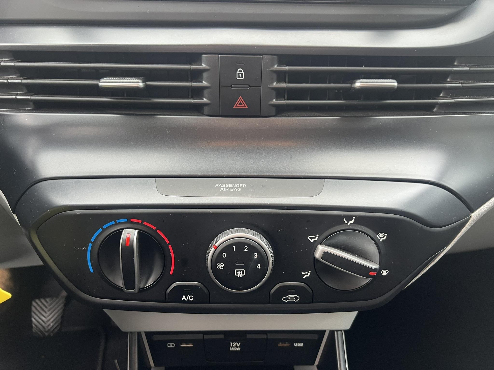 HYUNDAI_I20_LEVIER-DE-VITESSE