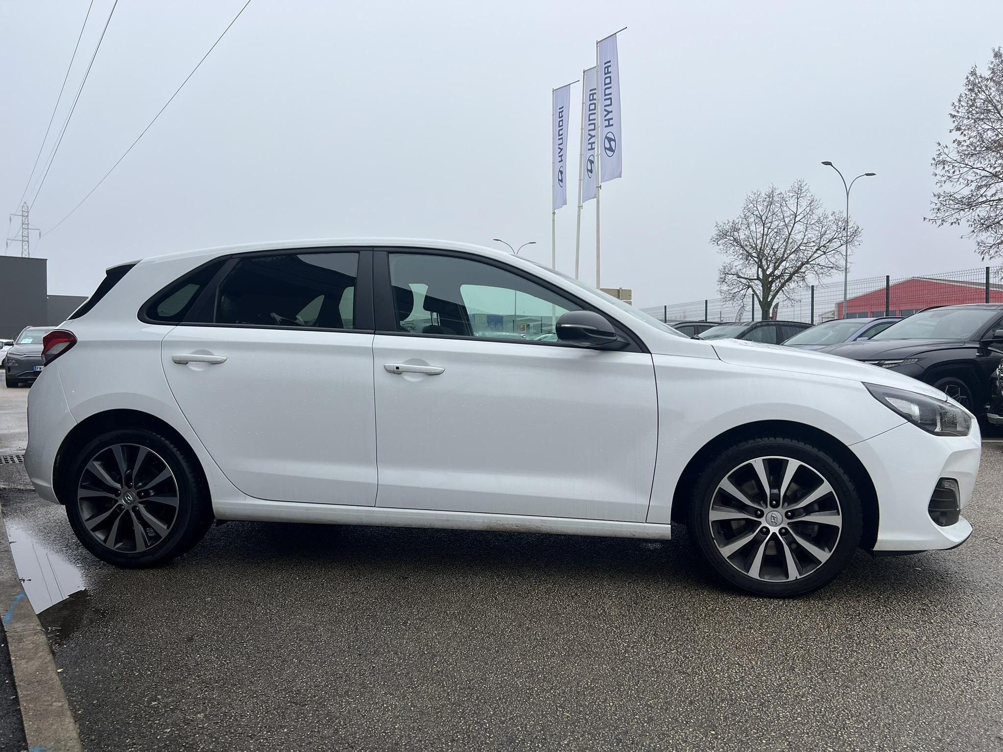 HYUNDAI_I30_34-ARRIERE-DROIT