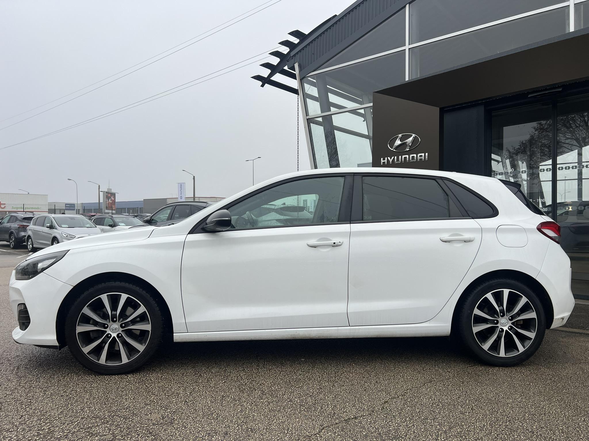 HYUNDAI_I30_PROFIL-GAUCHE