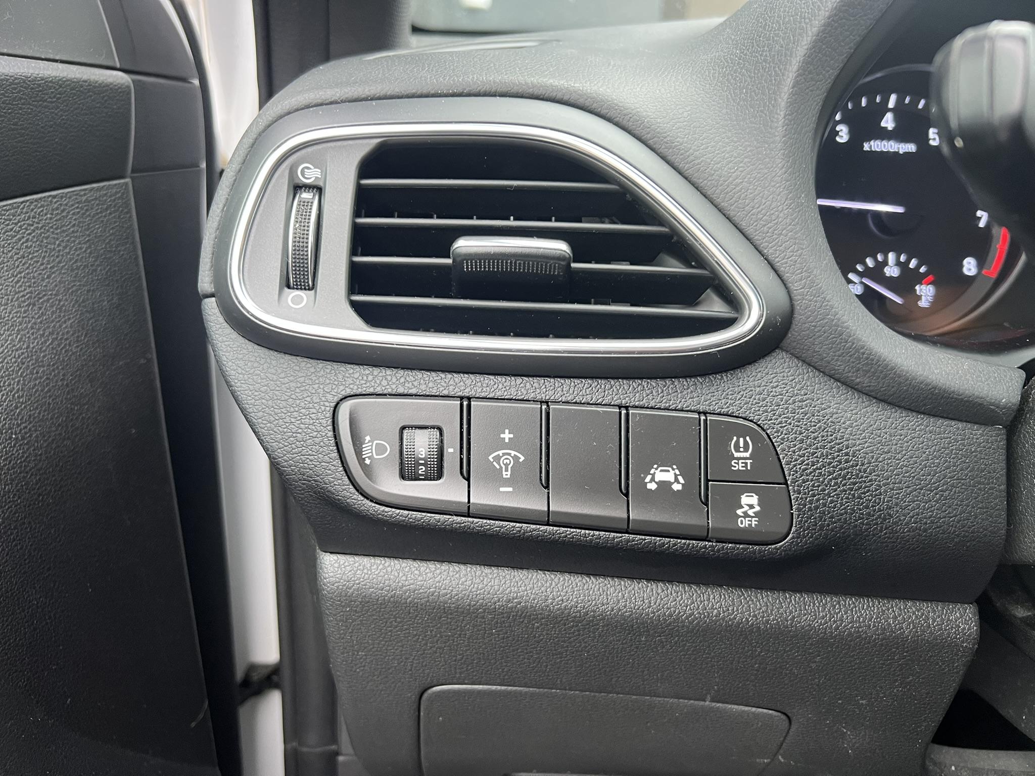 HYUNDAI_I30_SIEGE-AVANT-PASSAGER