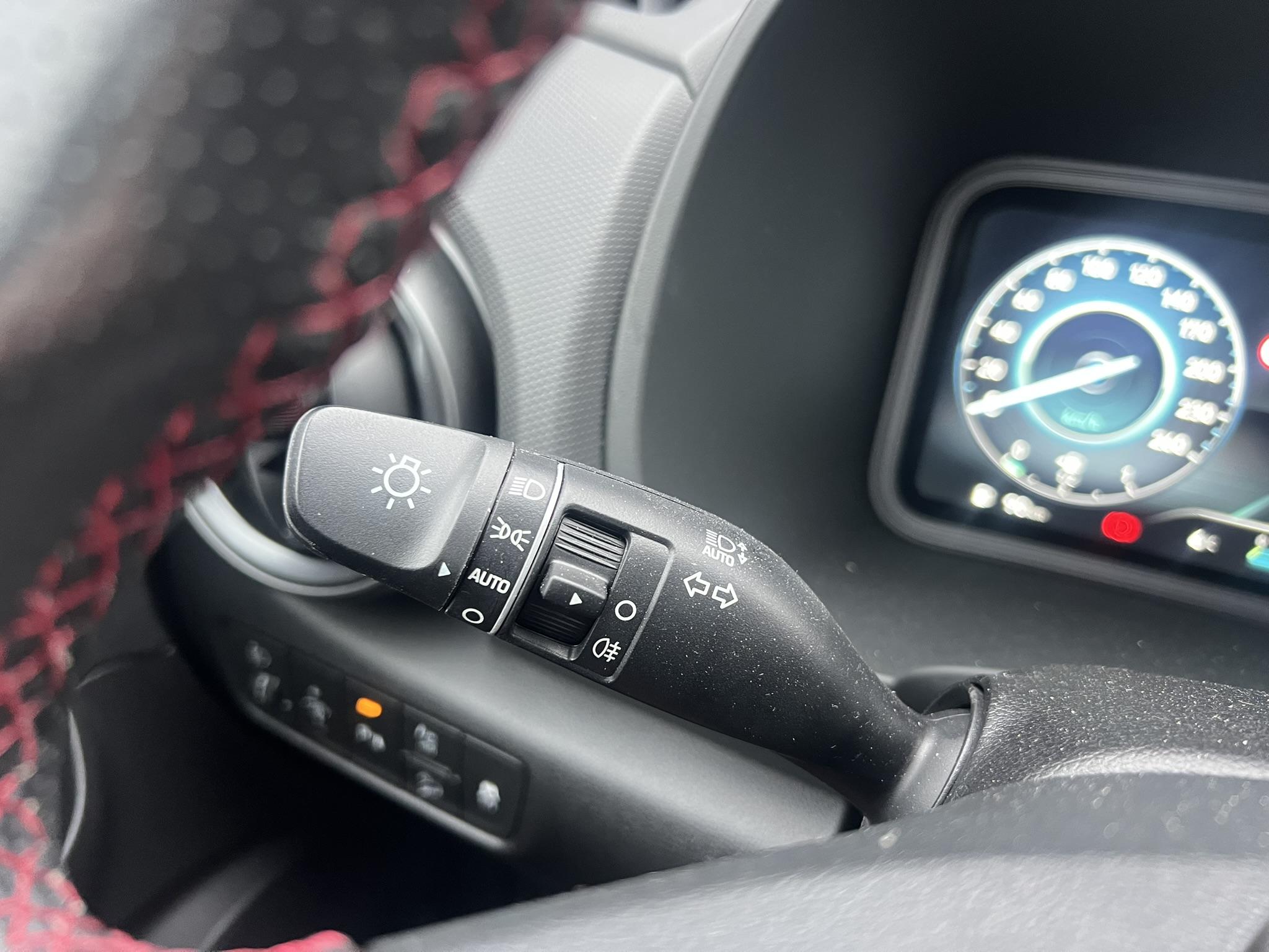 HYUNDAI_KONA_CONSOLE-CENTRALE-CAMERA-DE-RECUL