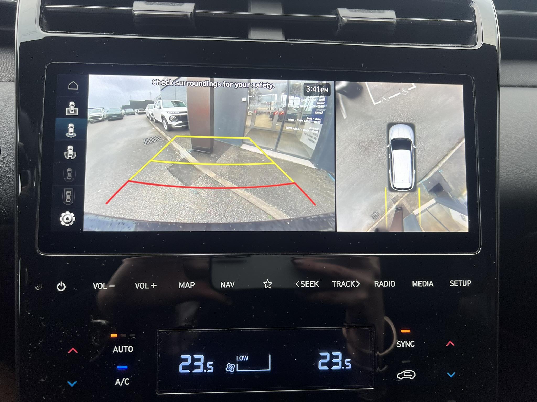 HYUNDAI_TUCSON_CONSOLE-CENTRALE-CAMERA-DE-RECUL