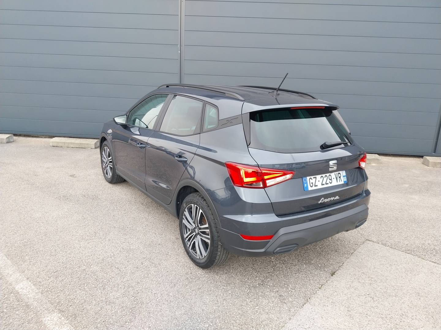 SEAT_ARONA_FACE-ARRIERE