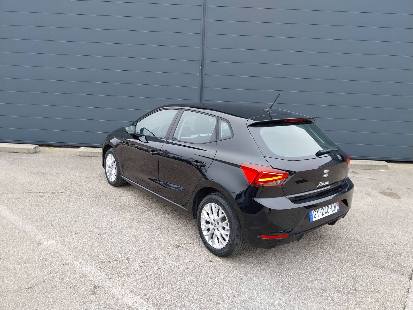SEAT_IBIZA_PROFIL-GAUCHE