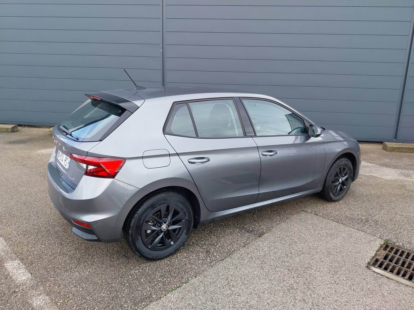 SKODA_FABIA_34-ARRIERE-DROIT