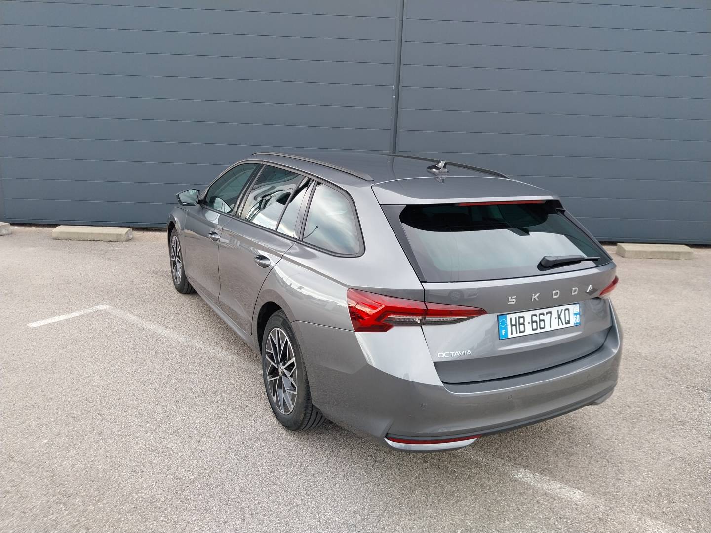 SKODA_OCTAVIA-COMBI_FACE-ARRIERE