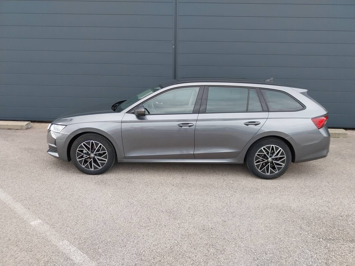 SKODA_OCTAVIA-COMBI_PROFIL-GAUCHE