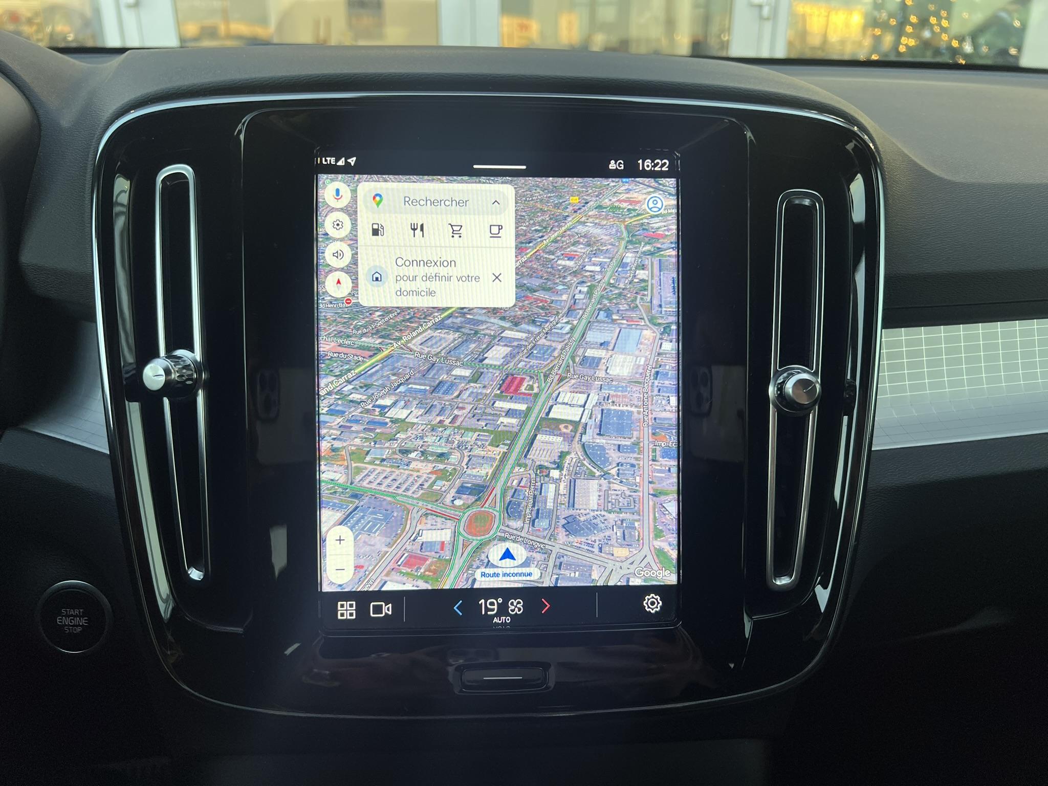 VOLVO_XC40_CONSOLE-CENTRALE-CAMERA-DE-RECUL