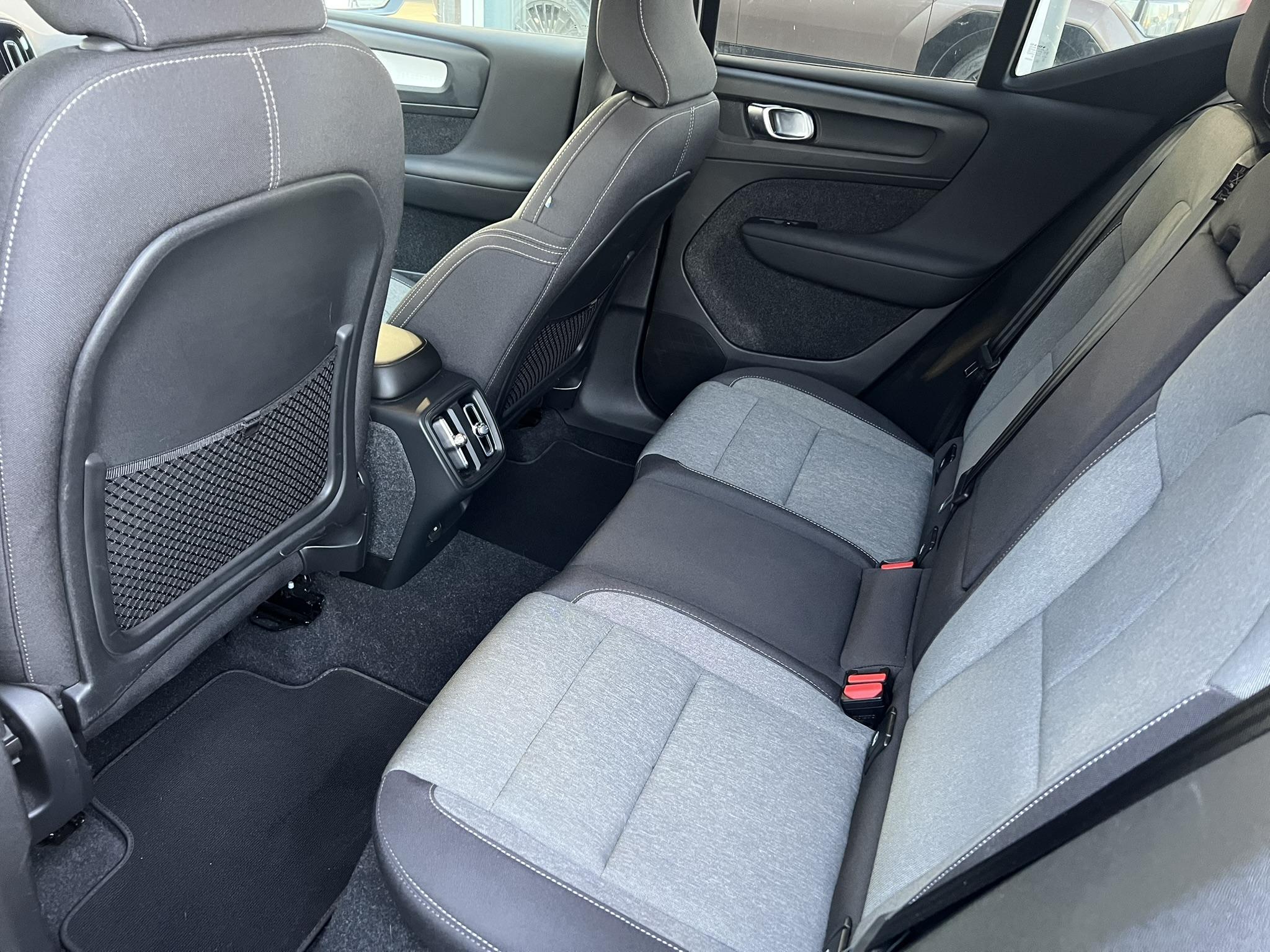 VOLVO_XC40_FACE-AVANT