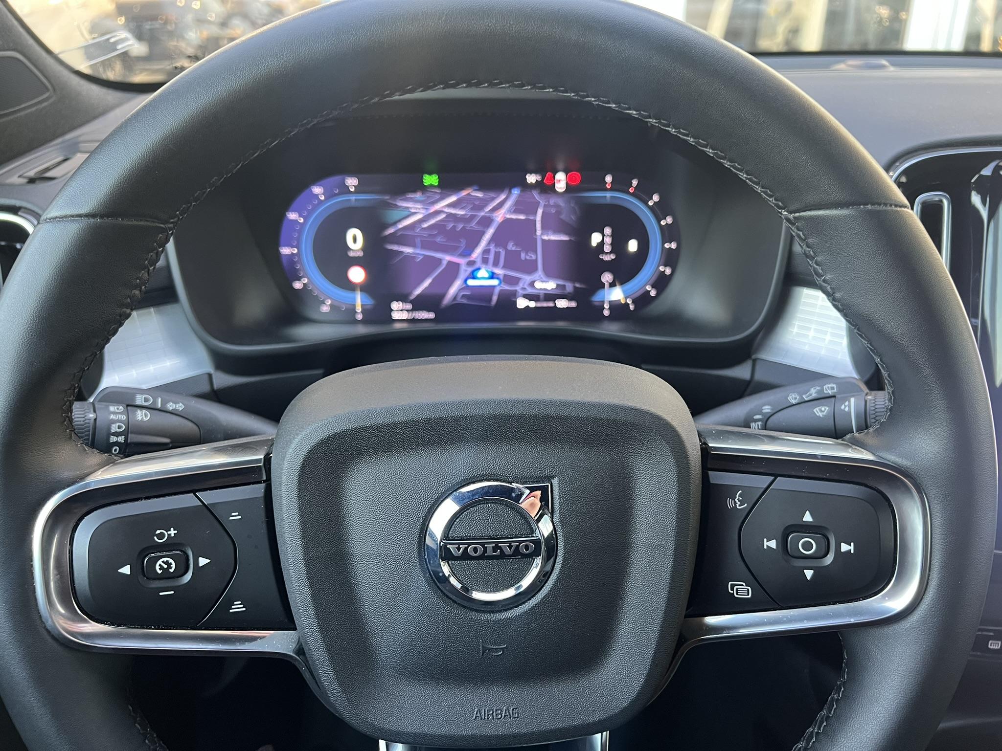 VOLVO_XC40_INTERIEUR-CONDUCTEUR