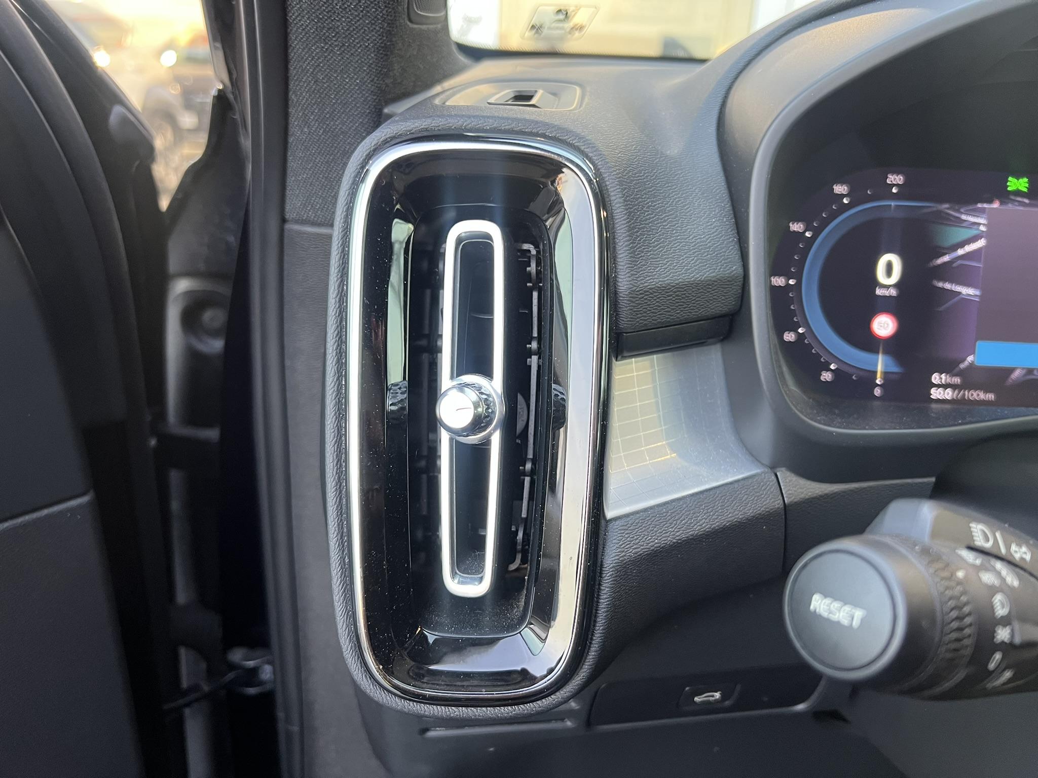 VOLVO_XC40_PANNEAU-DE-PORTE-ARRIERE-DROIT