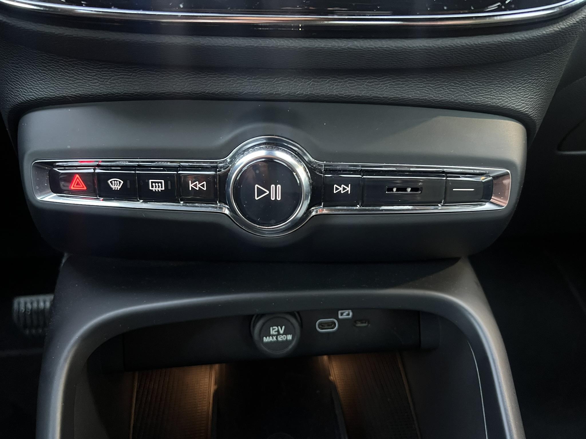 VOLVO_XC40_SIEGE-AVANT-PASSAGER