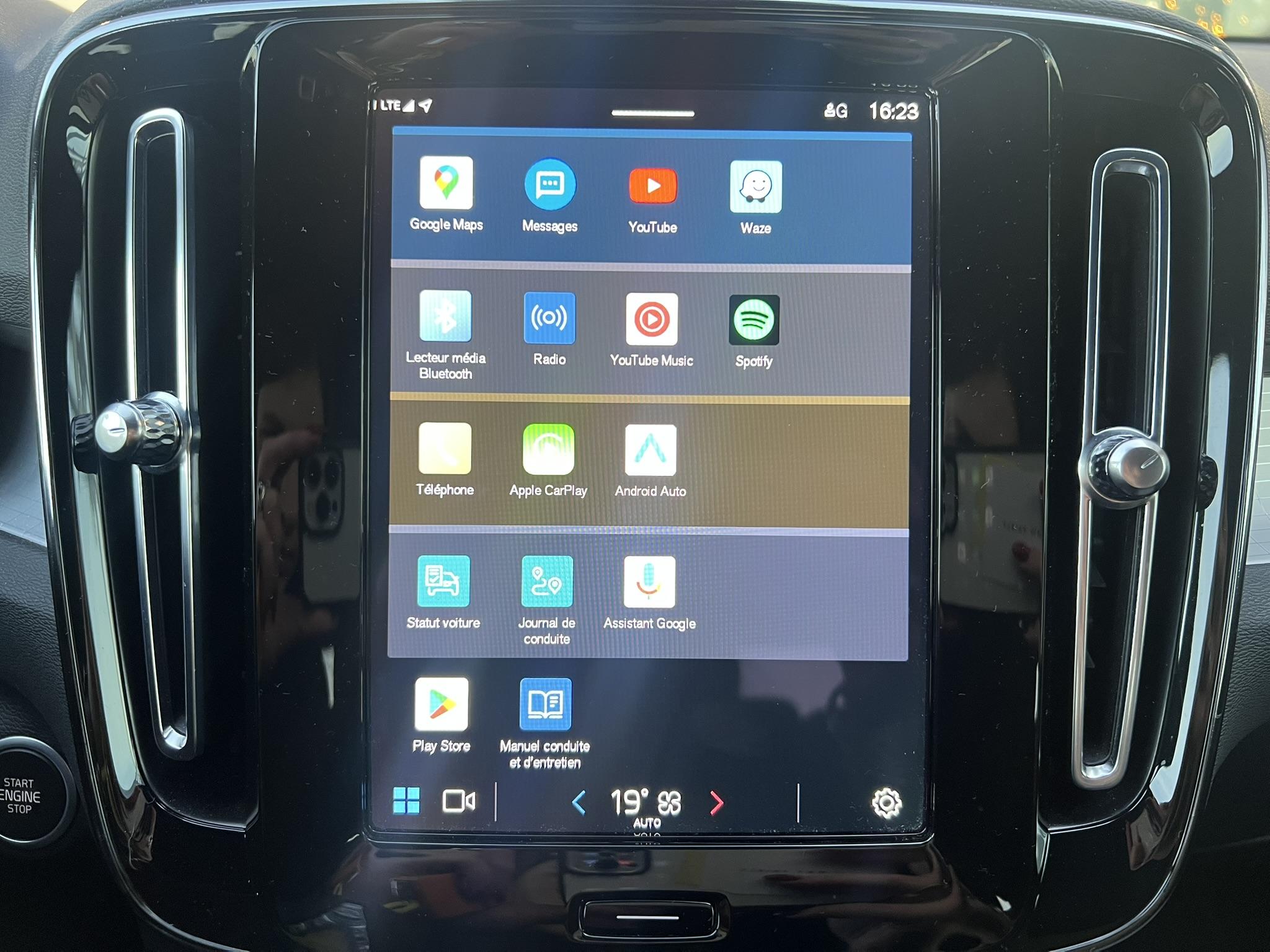 VOLVO_XC40_SIEGE-CONDUCTEUR