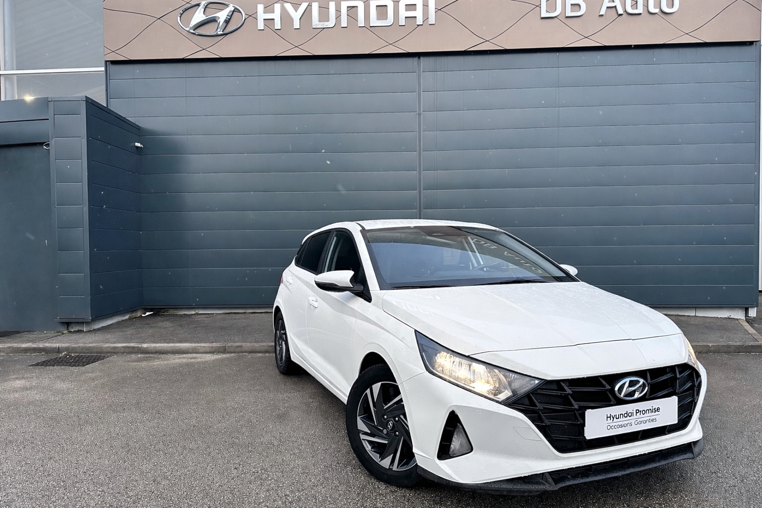 HYUNDAI_I20_34-AVANT-DROIT