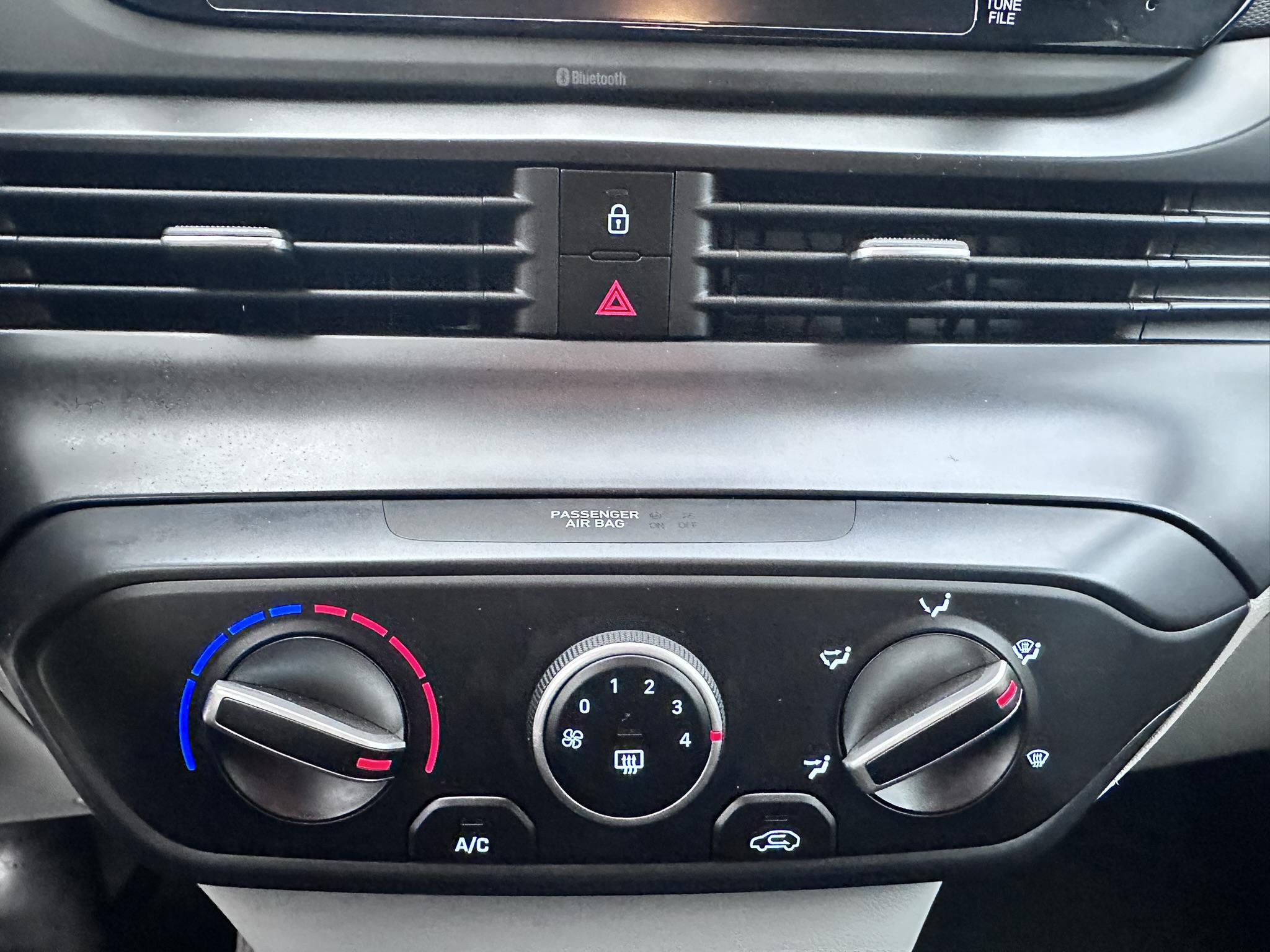 HYUNDAI_I20_POSTE-DE-PILOTAGE