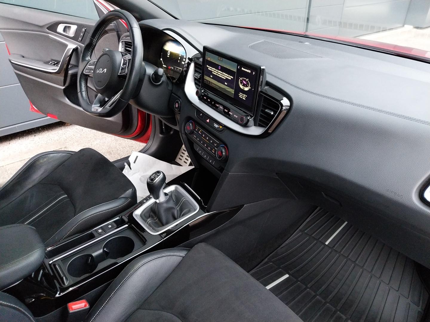 KIA_PROCEED_INTERIEUR-CONDUCTEUR