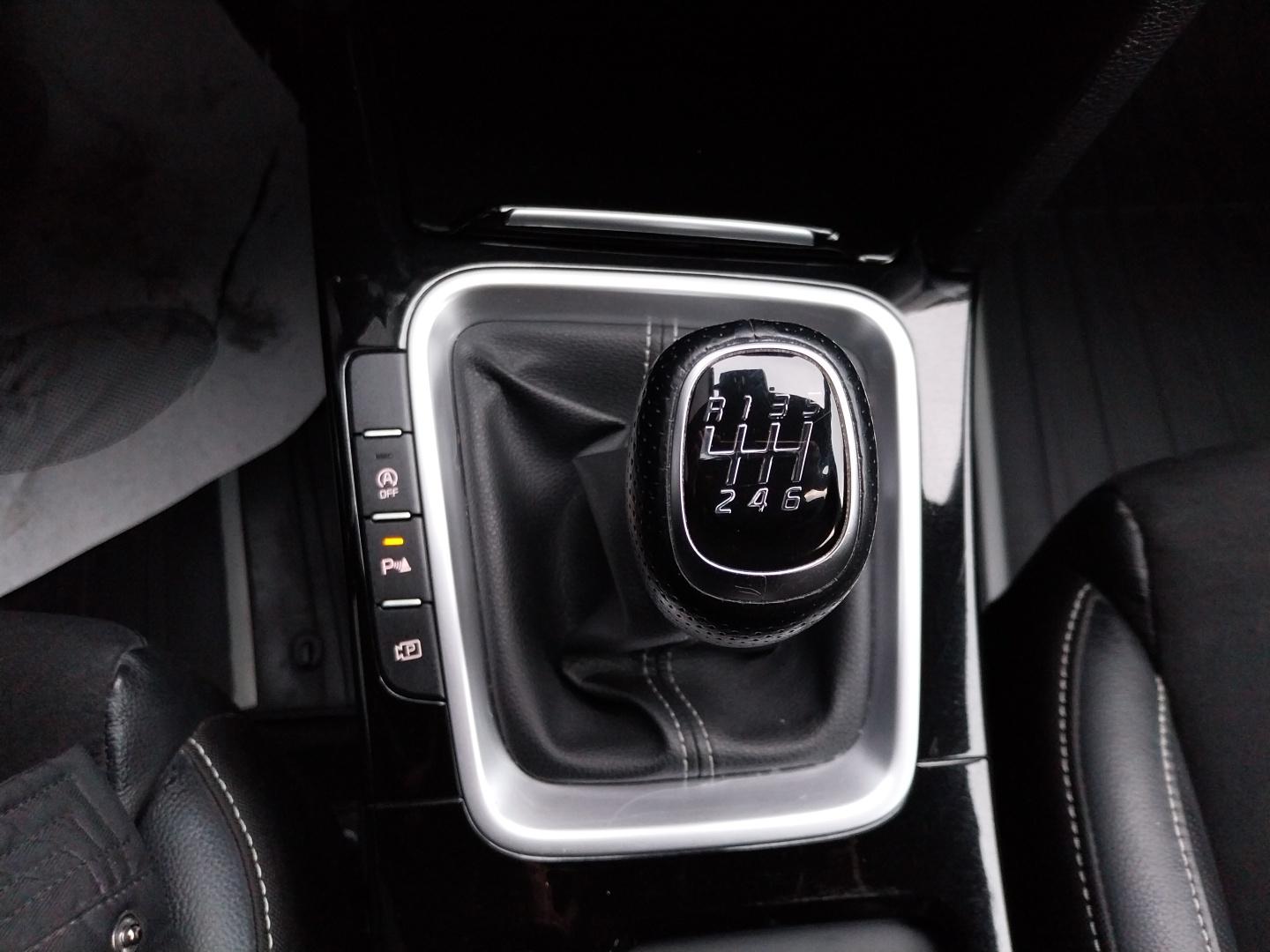 KIA_PROCEED_LEVIER-DE-VITESSE