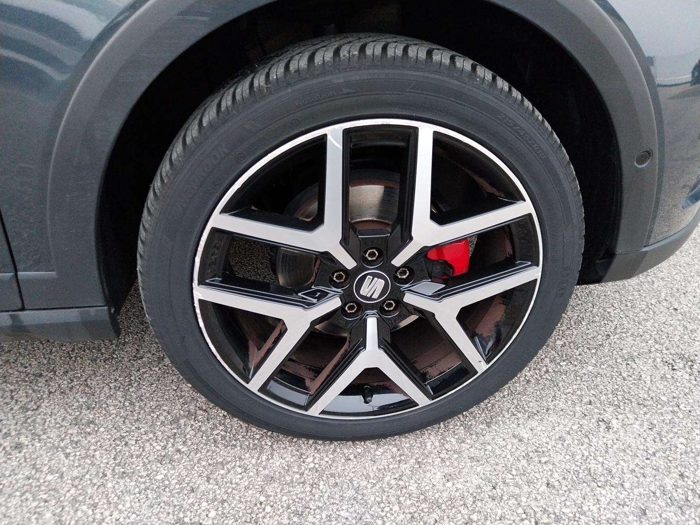 SEAT_ARONA_34-AVANT-DROIT