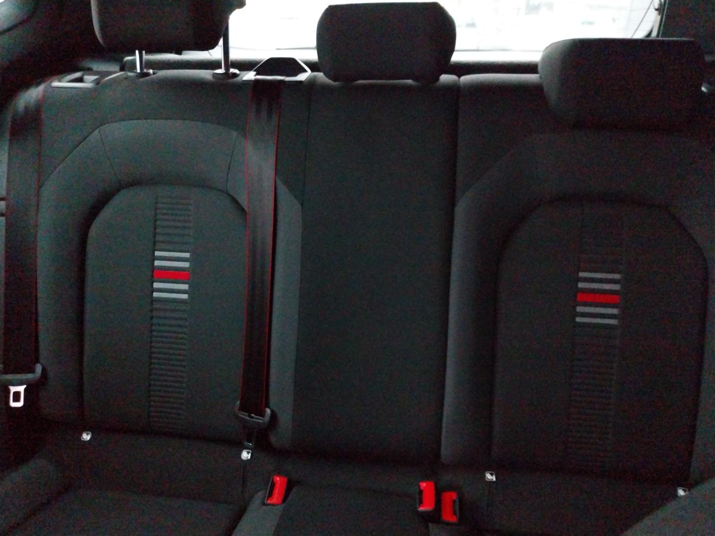 SEAT_ARONA_COMMANDE-DE-COFFRE