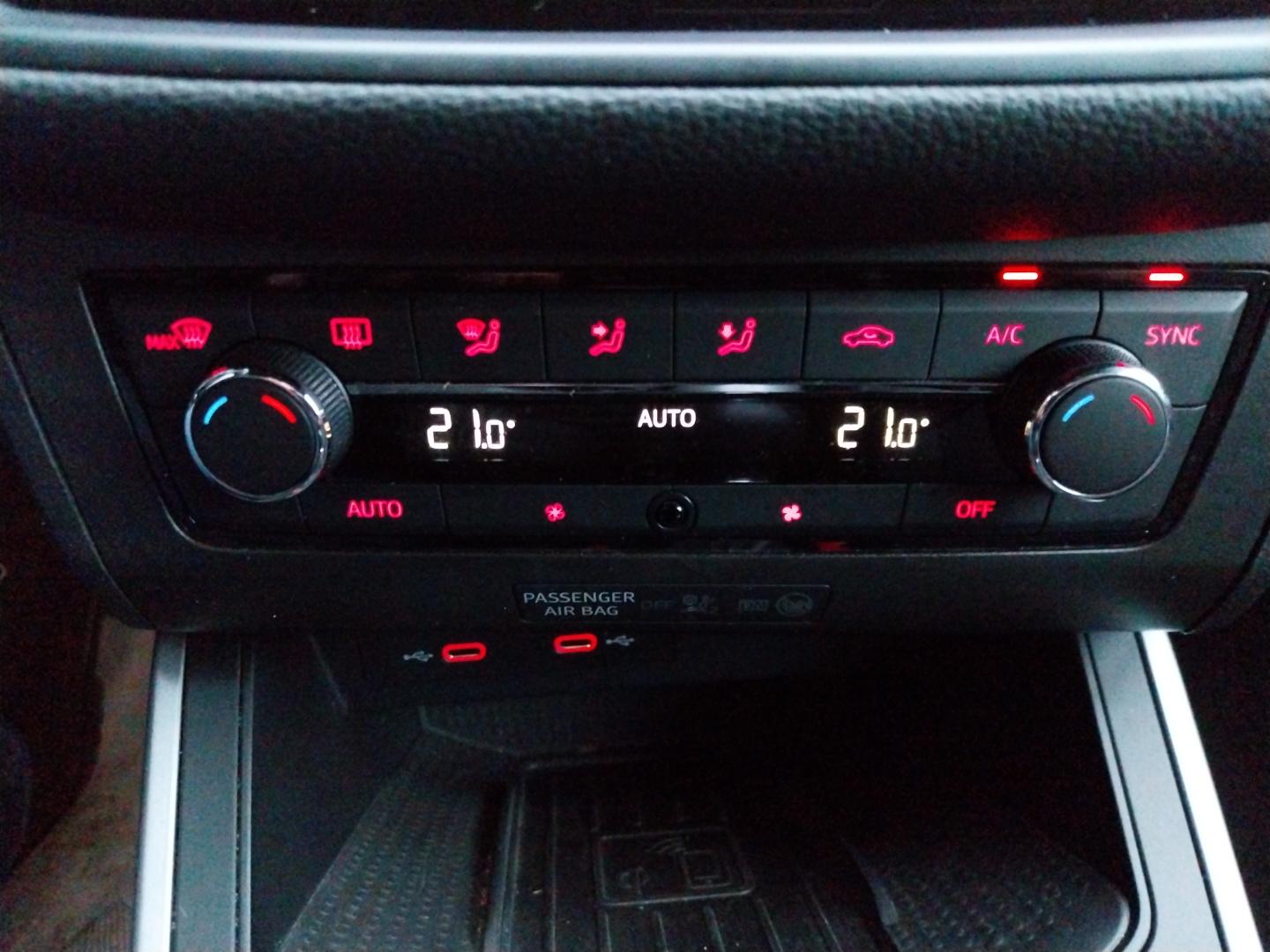 SEAT_ARONA_CONSOLE-CENTRALE-GPS