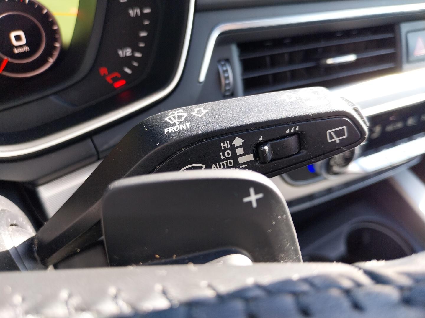 AUDI_A4-AVANT_ASSISE-ARRIERE-CENTRALE