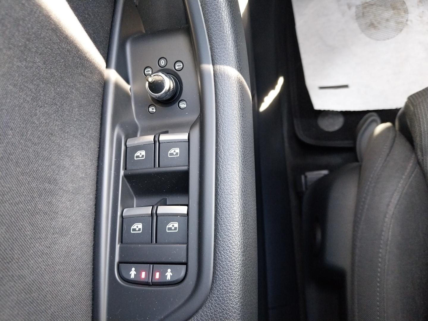 AUDI_A4-AVANT_PANNEAU-DE-PORTE-ARRIERE-DROIT