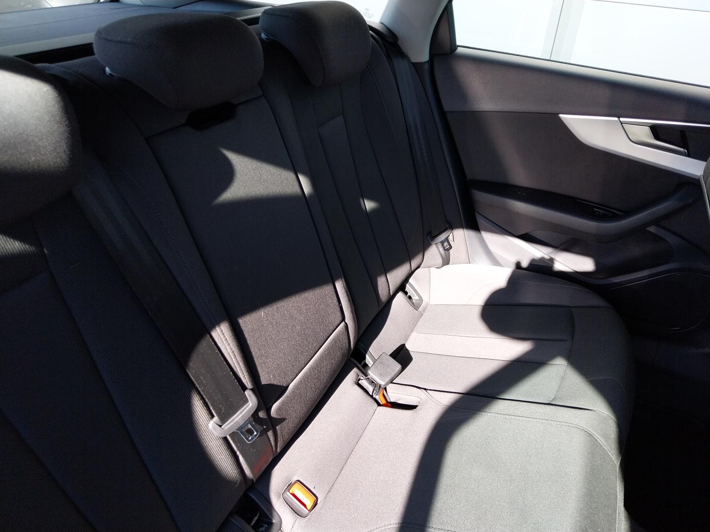 AUDI_A4-AVANT_POSTE-DE-PILOTAGE