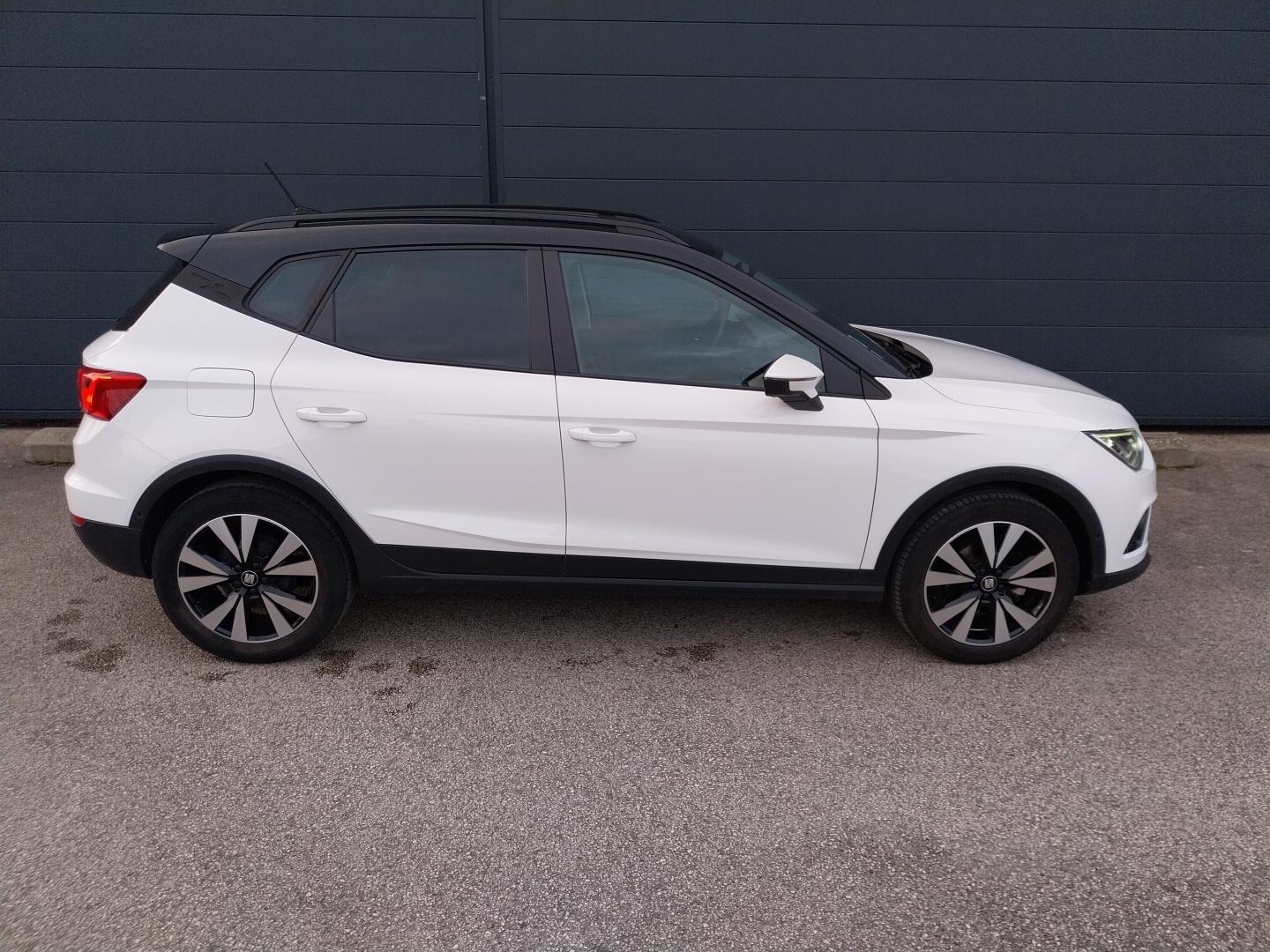 SEAT_ARONA_34-AVANT-DROIT