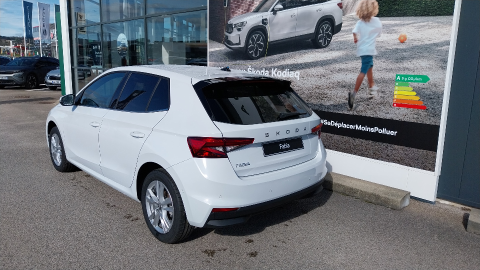 SKODA_FABIA_34-ARRIERE-GAUCHE