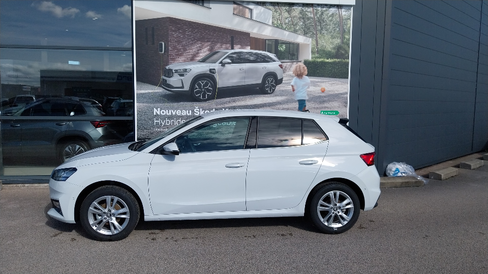 SKODA_FABIA_PROFIL-GAUCHE