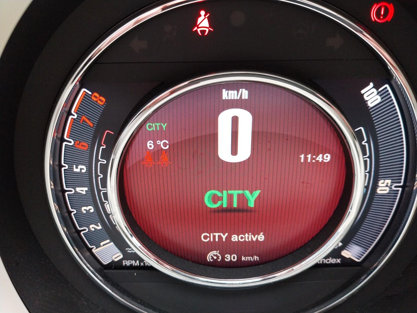 FIAT_500C-MY22_ASSISE-ARRIERE-CENTRALE