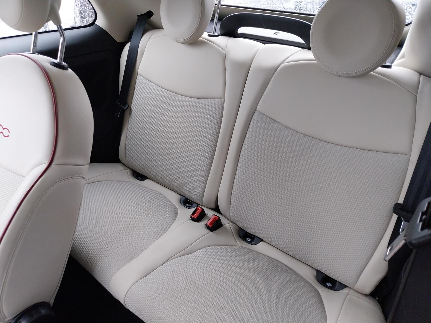 FIAT_500C-MY22_PANNEAU-DE-PORTE-AVANT-DROIT