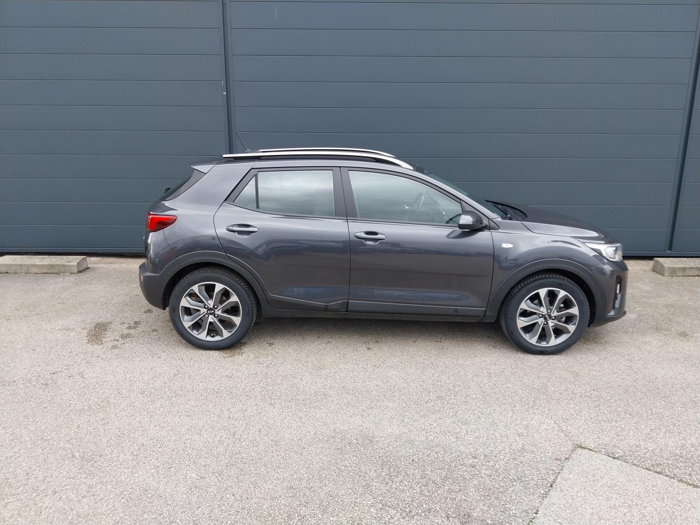KIA_STONIC_34-AVANT-DROIT