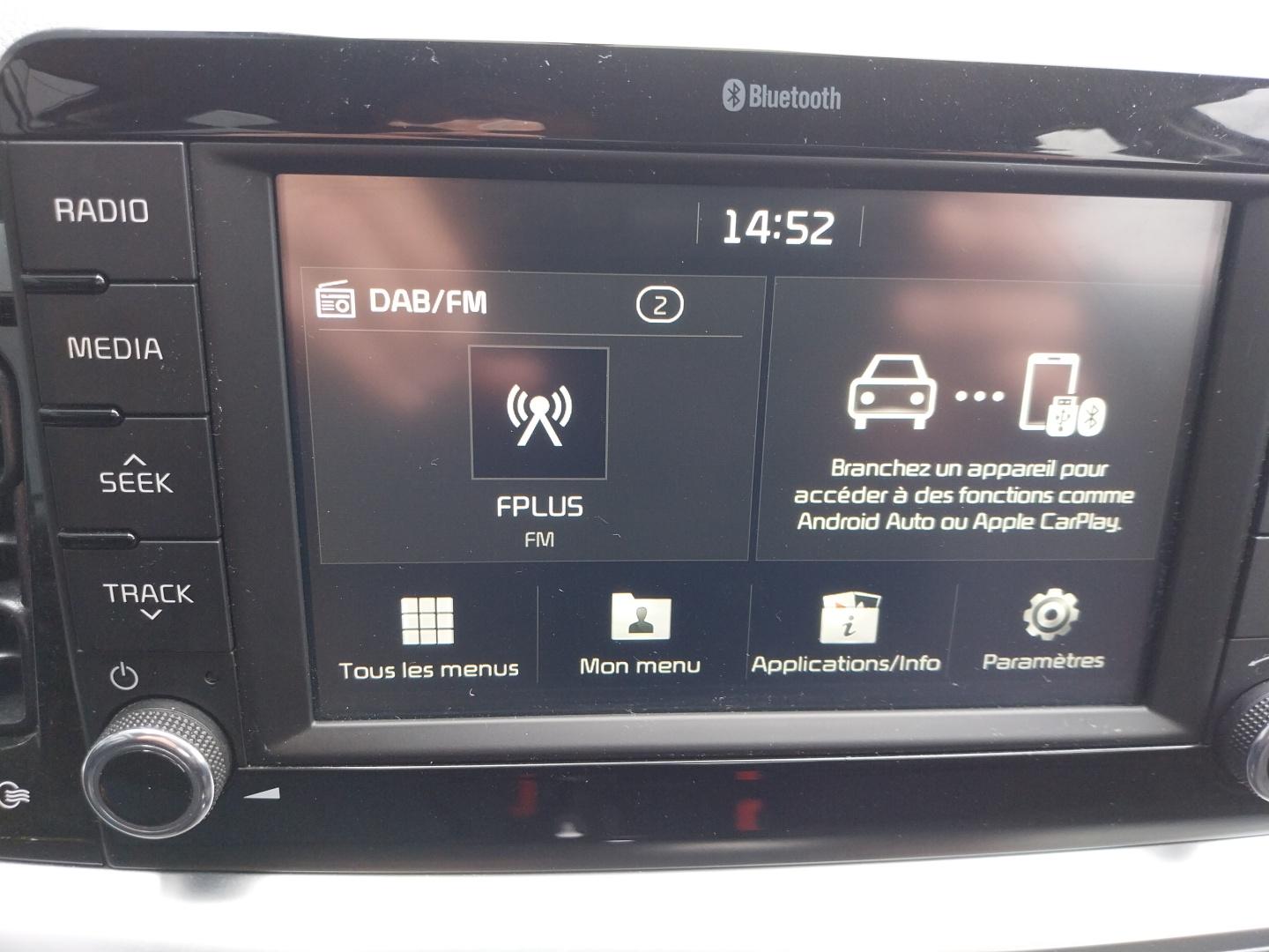 KIA_STONIC_CONSOLE-CENTRALE-CAMERA-DE-RECUL