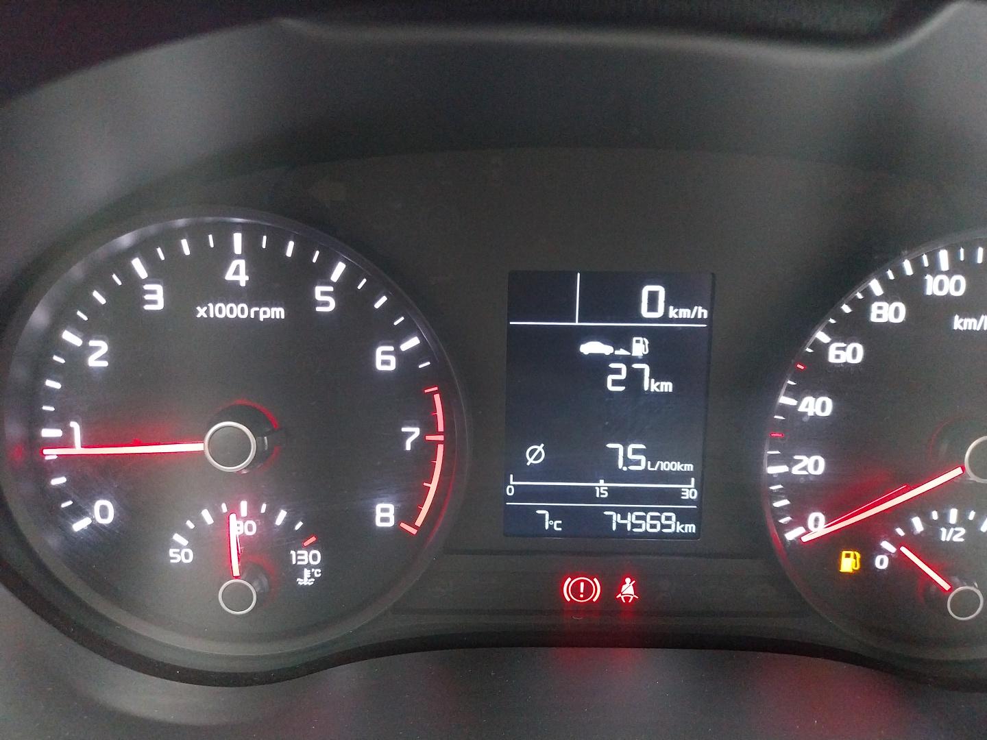 KIA_STONIC_SIEGE-AVANT-PASSAGER