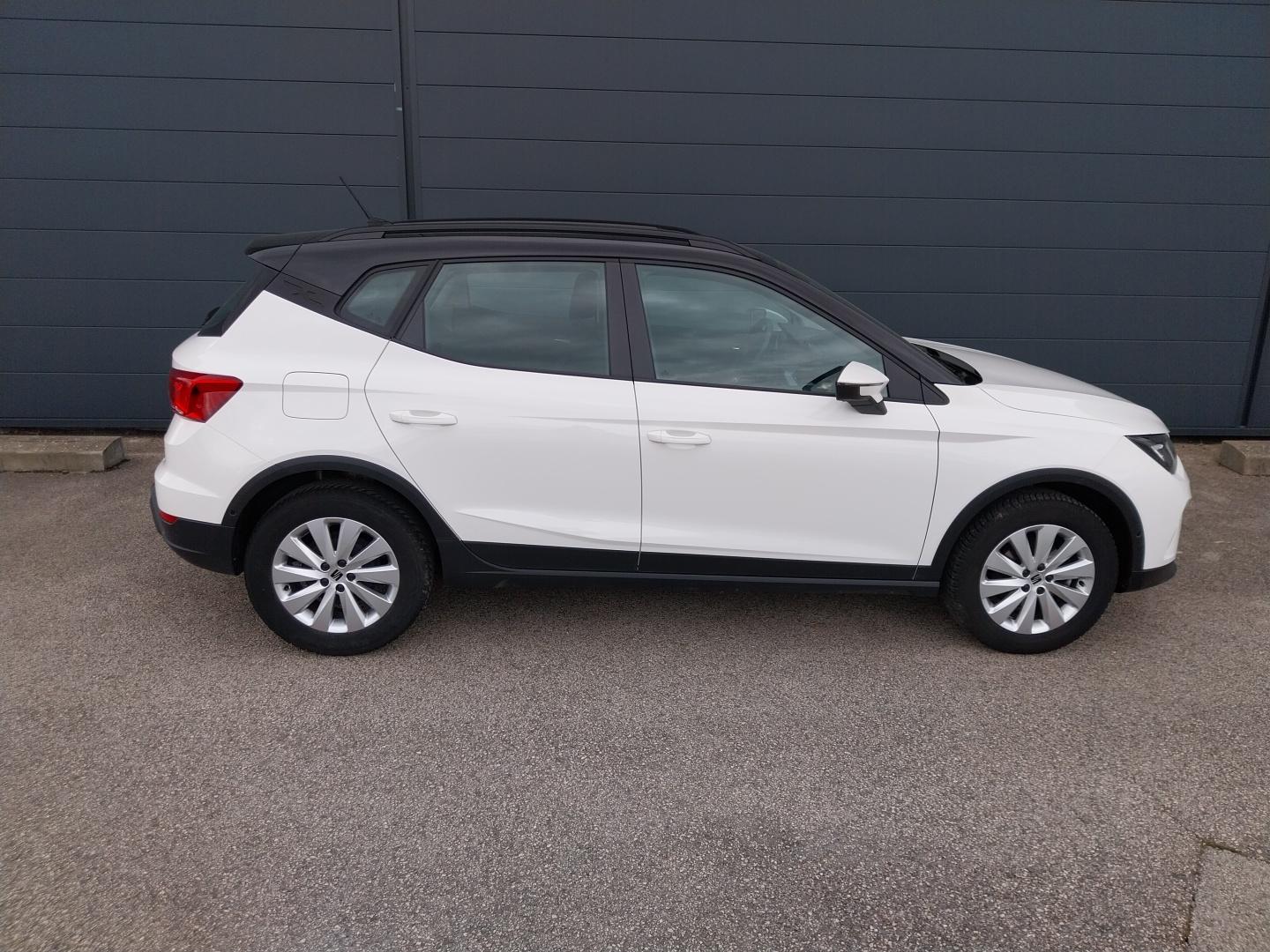 SEAT_ARONA_34-AVANT-DROIT