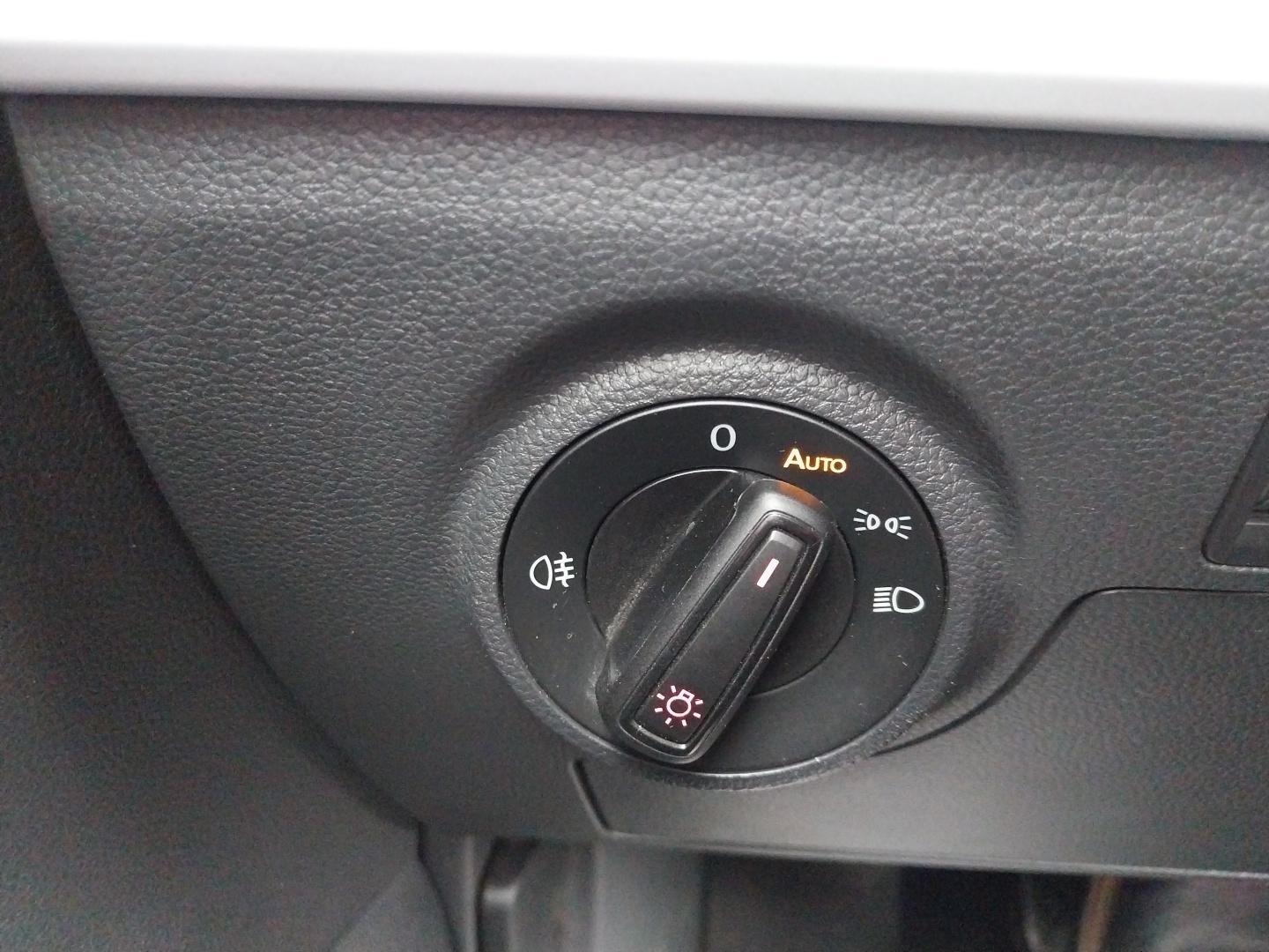 SEAT_ARONA_COMMANDE-DE-COFFRE
