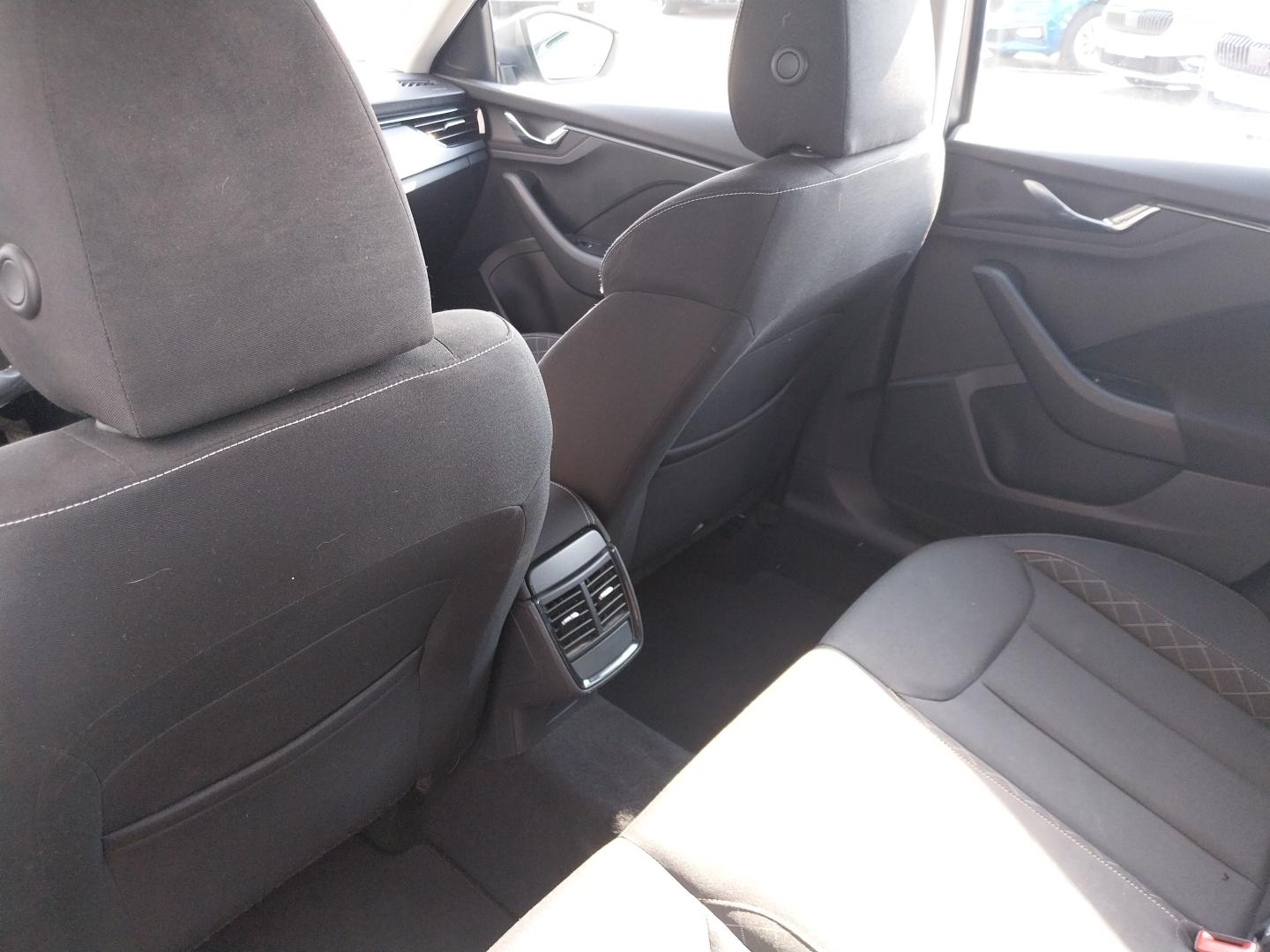 SKODA_KAMIQ_CONSOLE-CENTRALE