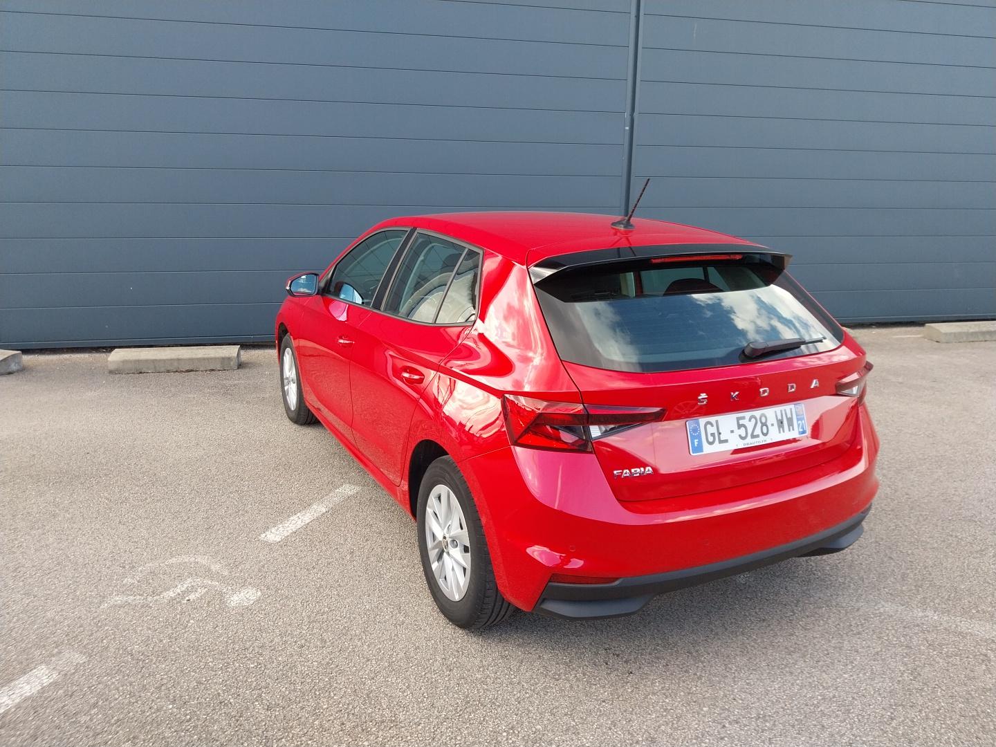 SKODA_FABIA_FACE-ARRIERE