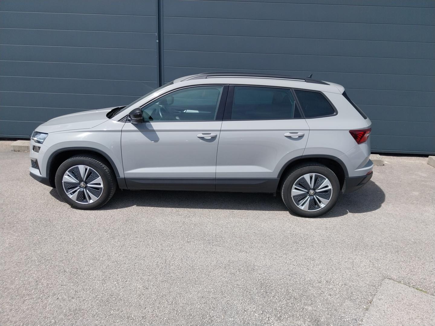 SKODA_KAROQ_34-ARRIERE-GAUCHE