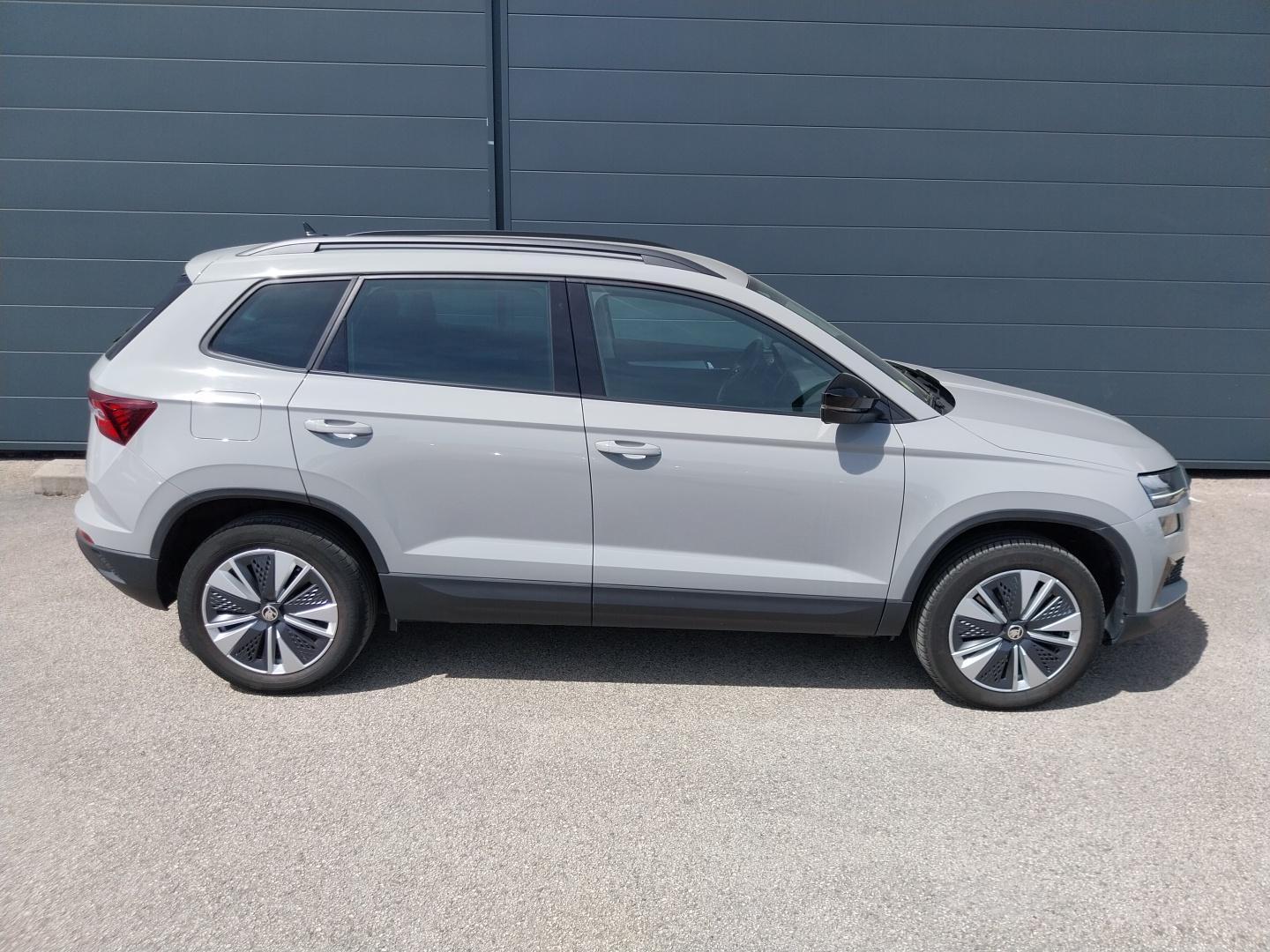 SKODA_KAROQ_34-AVANT-DROIT